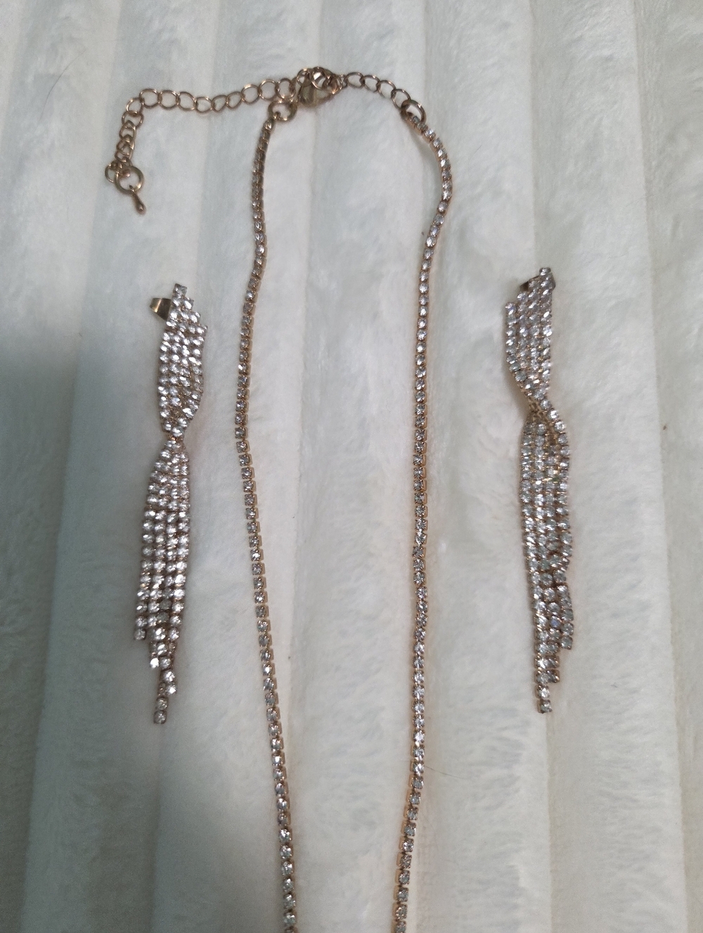 Gold Rhinestone Jewelry Set - Picture 2 of 3